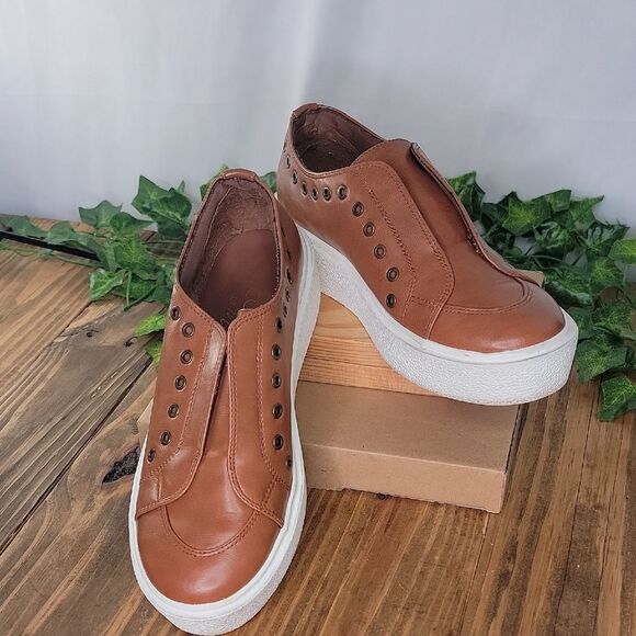Matisse Shoes - Coconuts By Matisse. Women's Brown Slip-On Sneakers. Size 8.